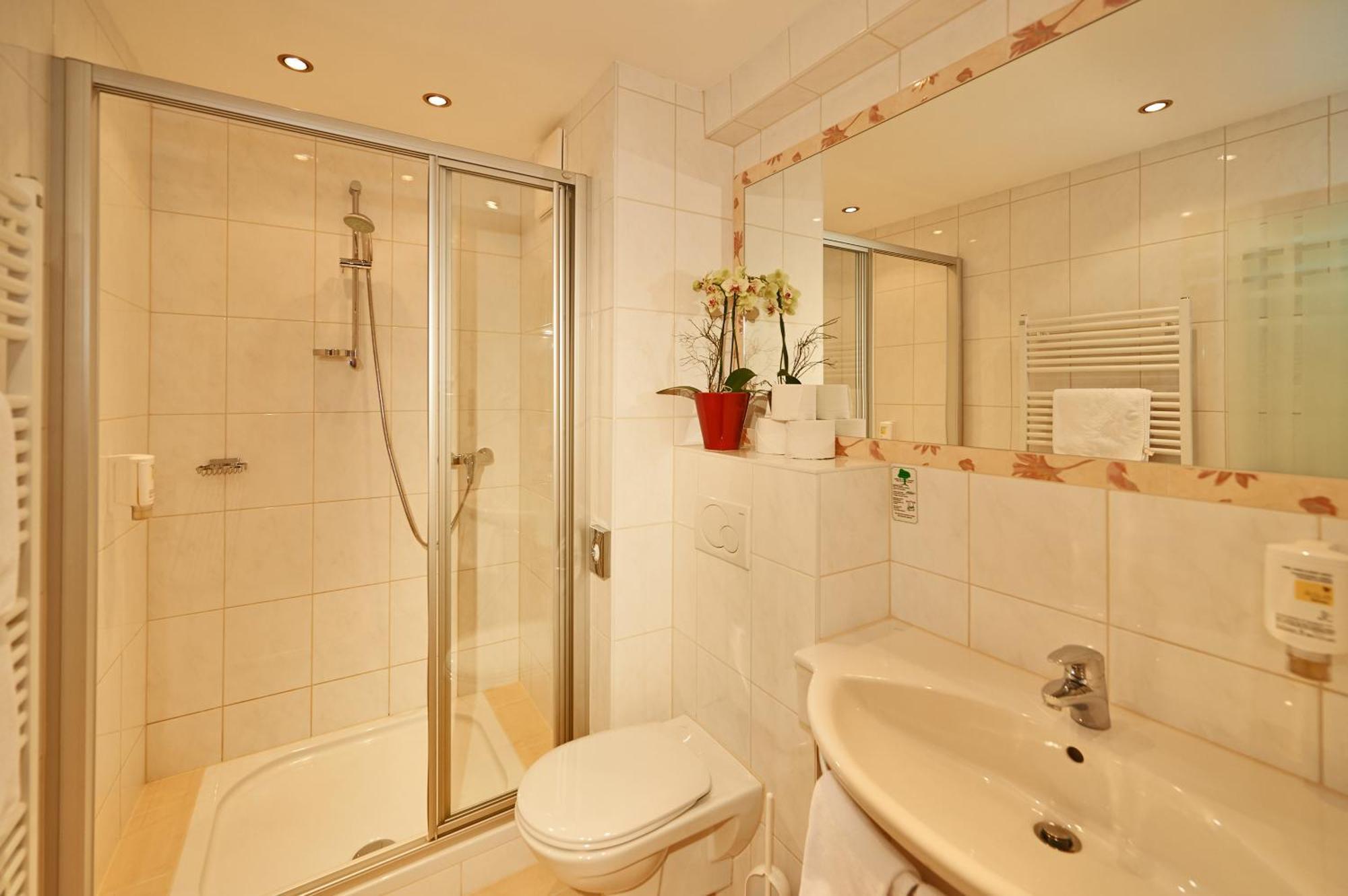 Hotel Bischofsmuetze ฟิลซ์โมส ภายนอก รูปภาพ
